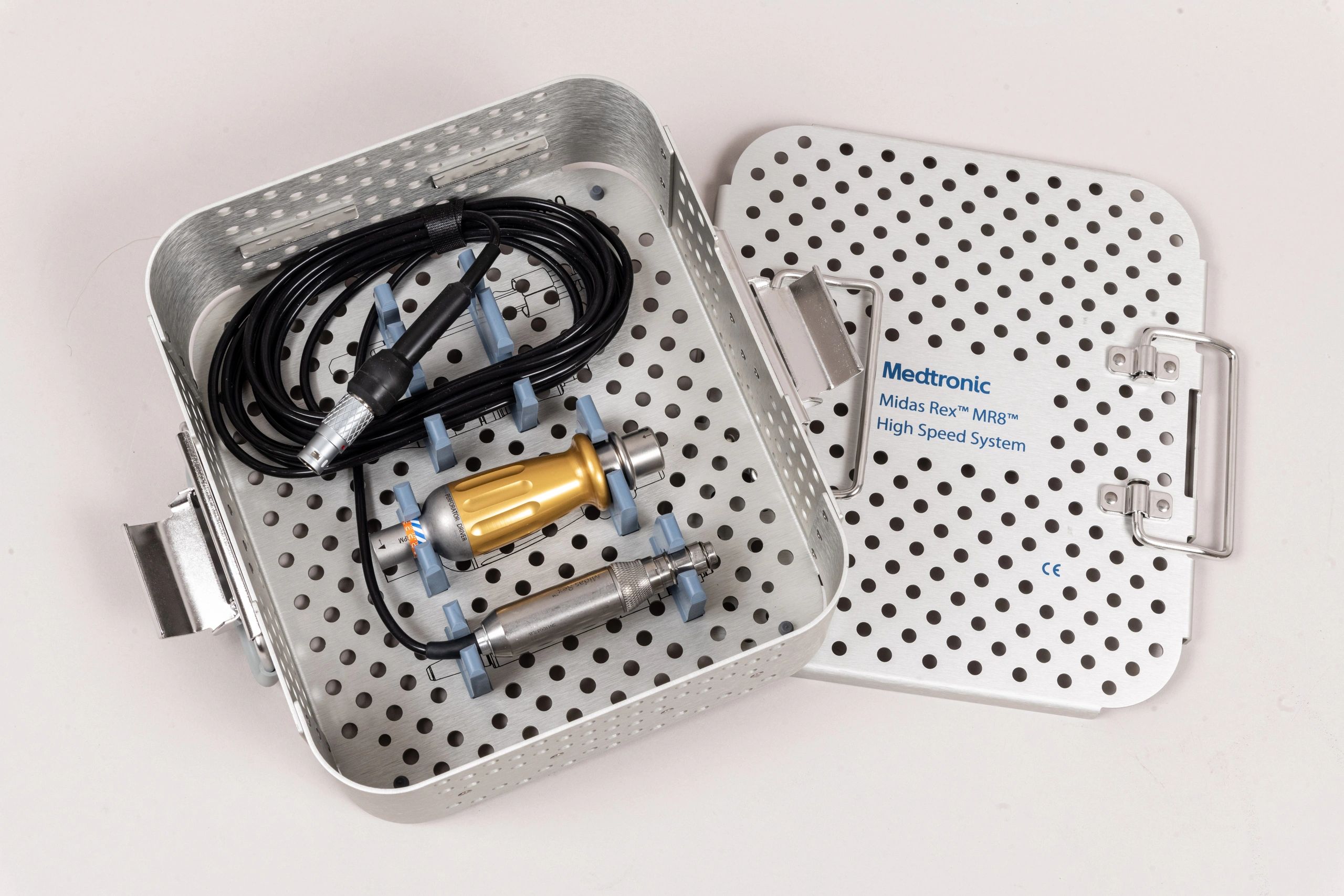MEDTRONIC MR8 EM850 Electric Plus Set with 11 Attachments and Medtronic IPC System - Image 2