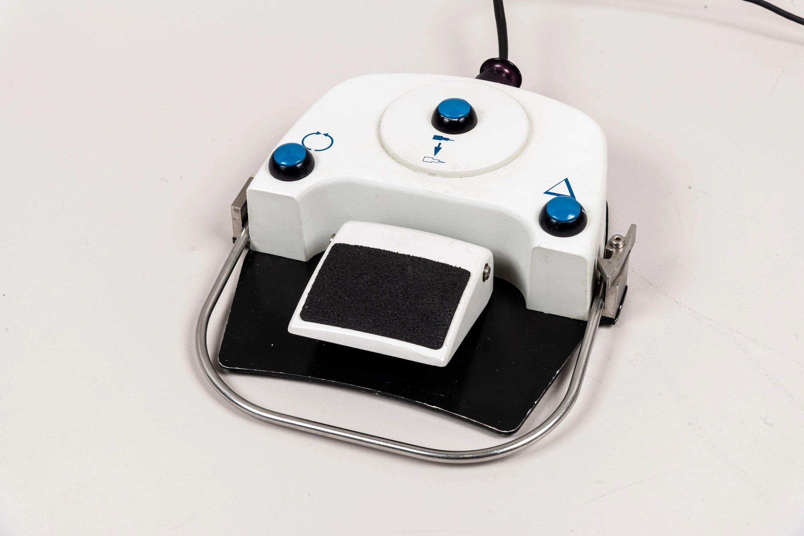 MEDTRONIC MR8 EM850 Electric Plus Set with 11 Attachments and Medtronic IPC System - Image 9
