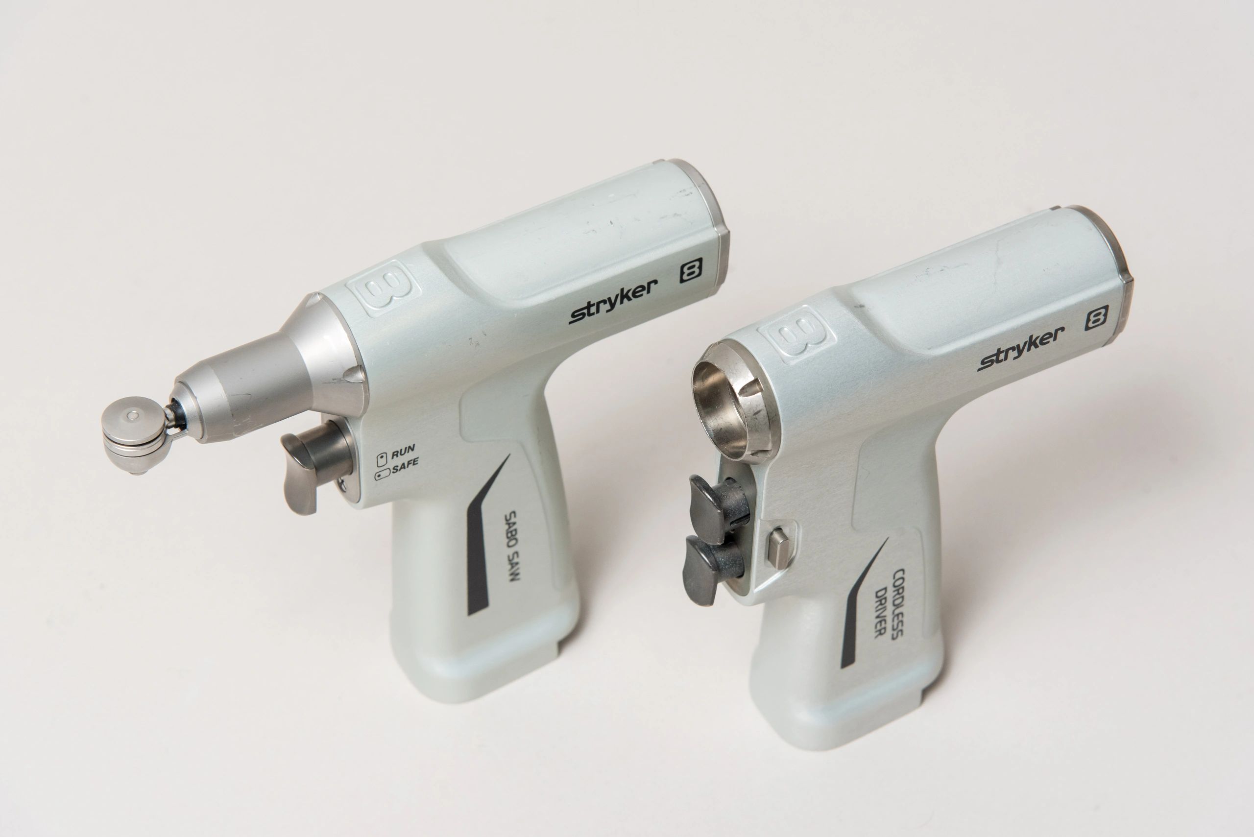 Stryker System 8 Cordless Driver MPN 4505-000-000 and Sabo Saw MPN 4508-000-000 - Image 4