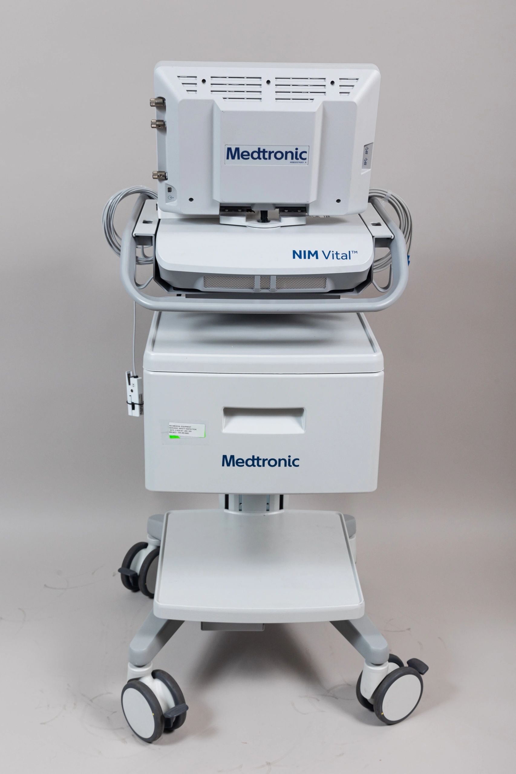 Medtronic NIM Vital Nerve Monitoring System with Patient Interfaces and Cart - Image 8