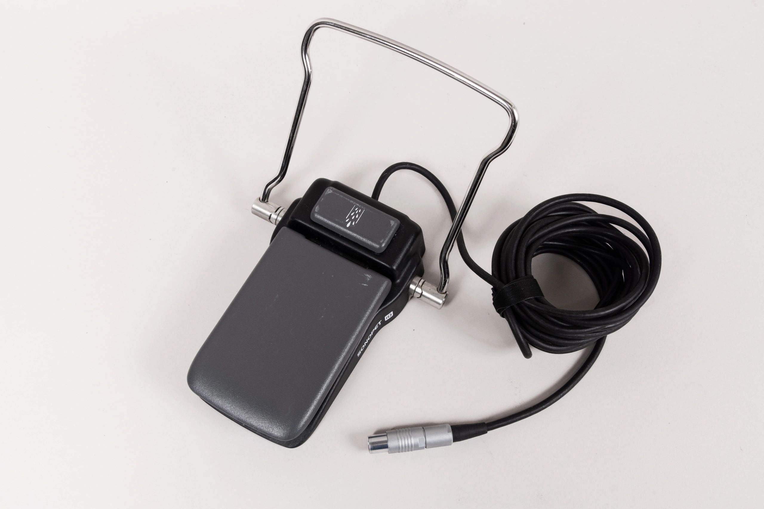 Stryker Sonopet iQ Ultrasonic Aspirator System with Universal Angled Handpiece & Foot Pedal - Image 5
