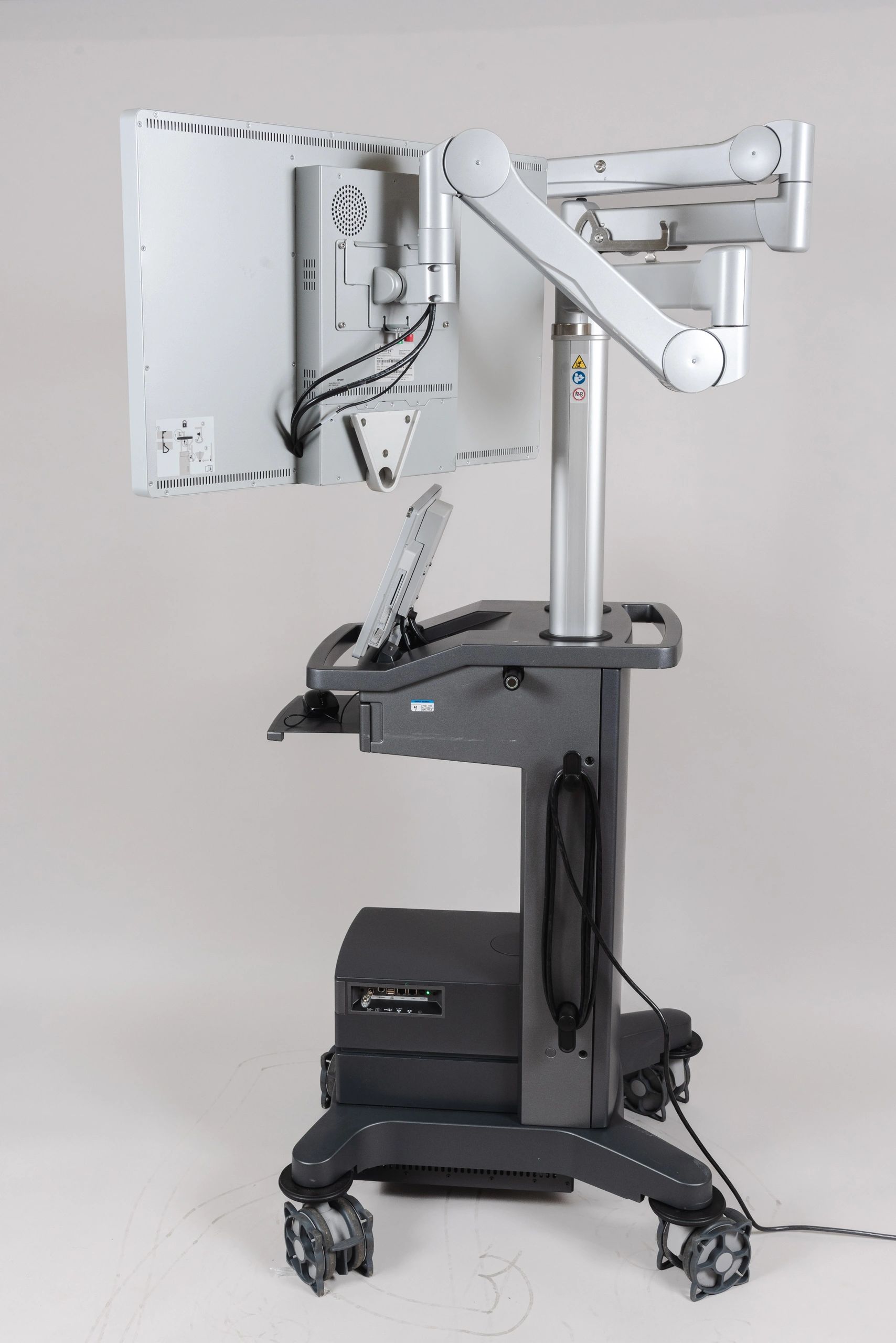 Stryker NAV3i Navigation System with CranialMap 3.0 Software & Instrumentation Set - Image 7