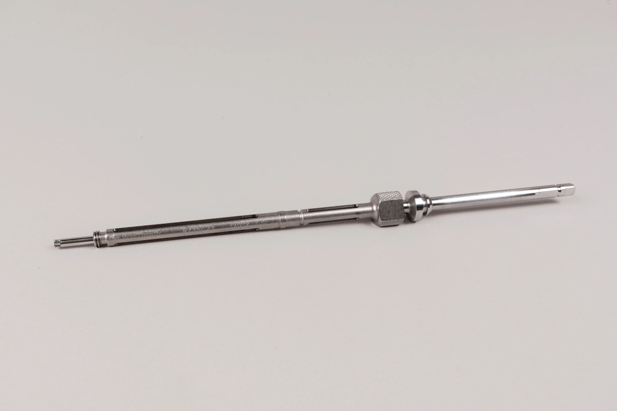 Medtronic Navigated CD Horizon Solera 5.5/6.0mm MAS DRIVER 9735023 - Image 2