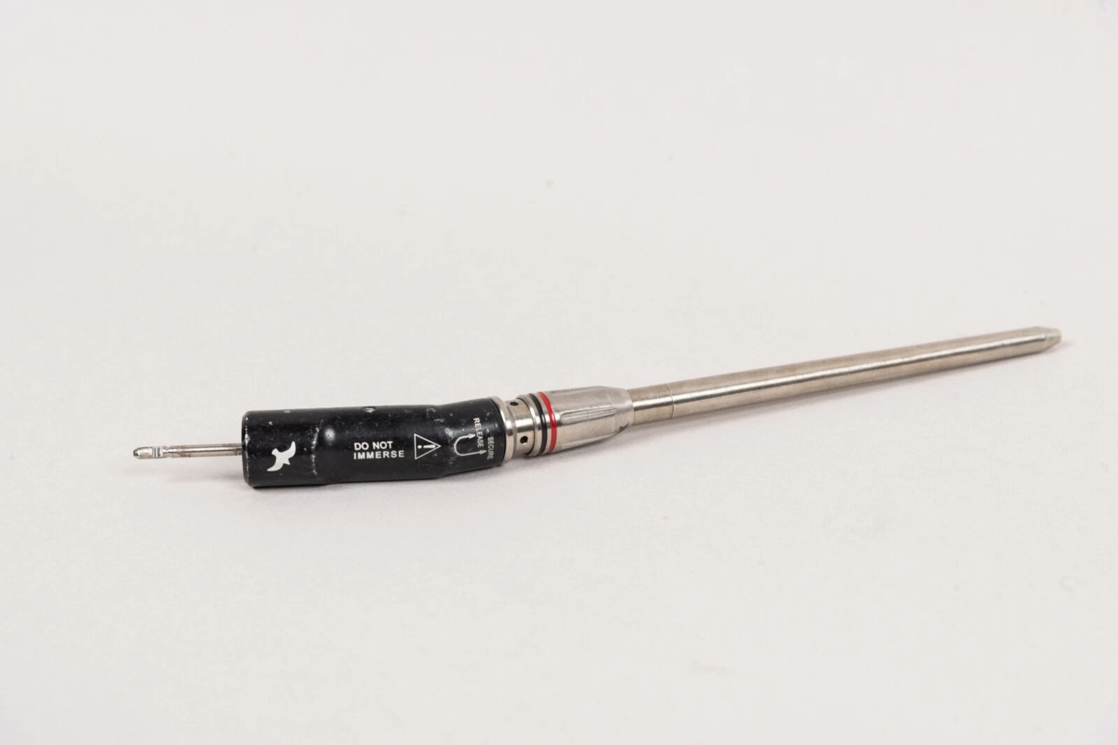 Anspach 13.5 cm Angle Attachment QD14-S powered surgical drill attachment for compatible Anspach surgical power systems used in orthopedic, spine, and neurosurgical procedures.