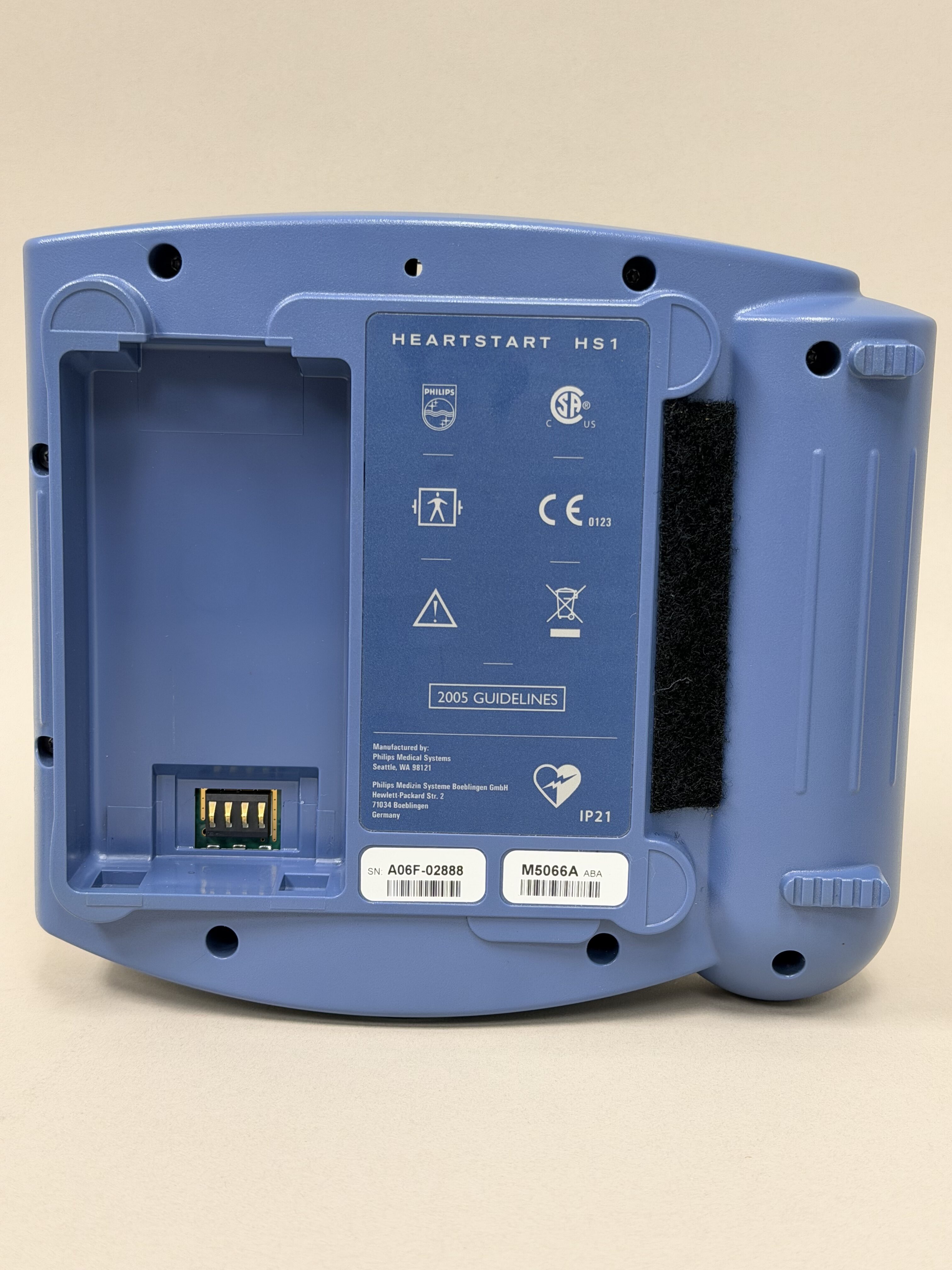 Philips HeartStart Onsite HS1 - Expired Pads And Expired Battery - Image 4